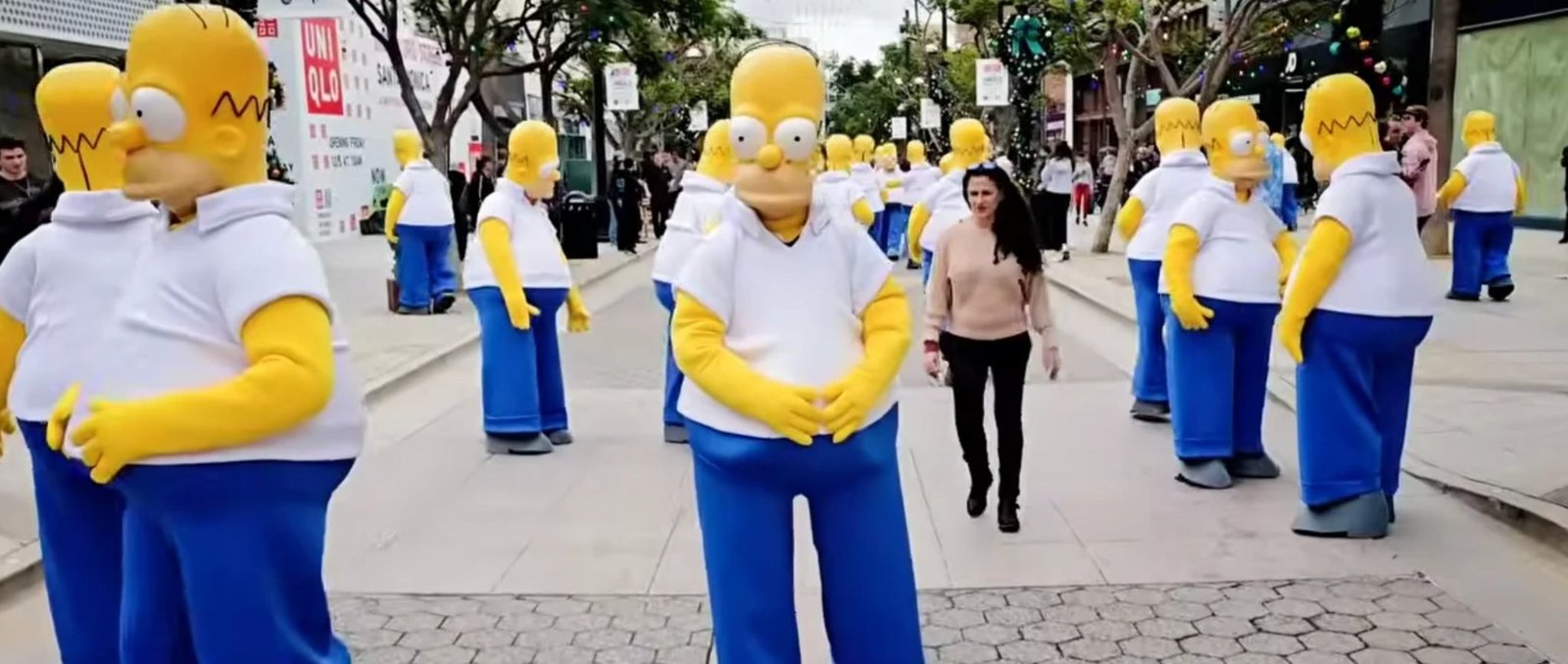 Homer clones marching down Third Street Promenade